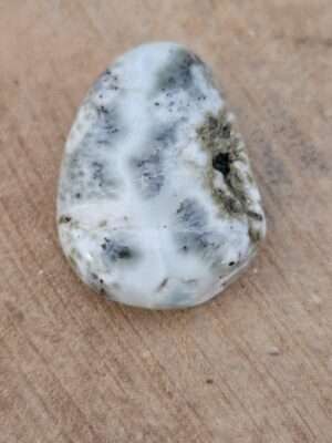 Larimar hanger