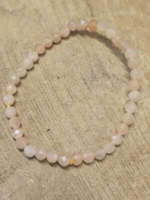 Roze maansteen kinderarmband