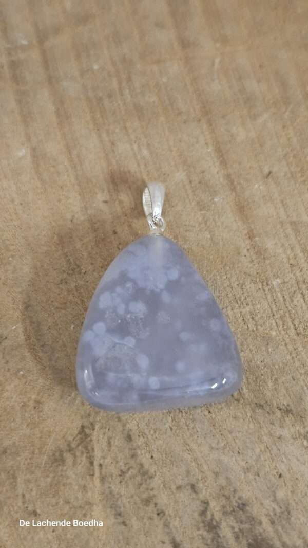 Chalcedoon hanger
