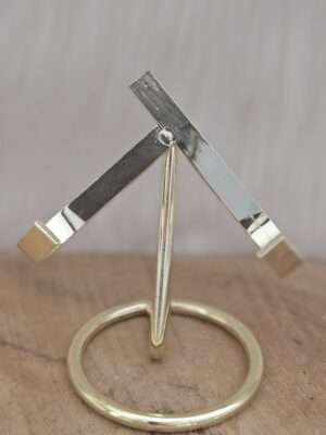 Metalen standaard voor hart