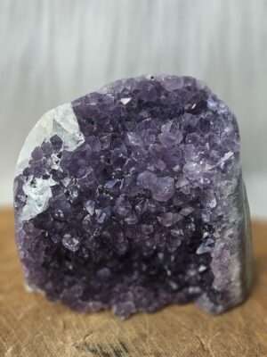 Amethist Uruguay cut base