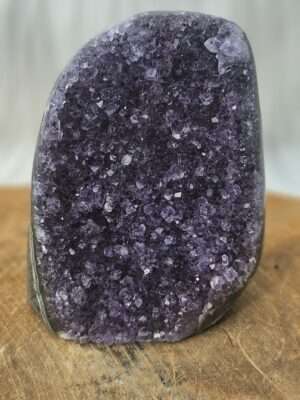 Amethist Uruguay cut base