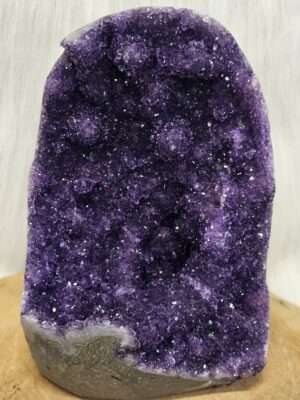 Amethist Uruguay cut base