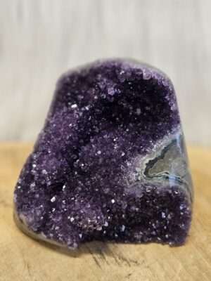 Amethist Uruguay cut base