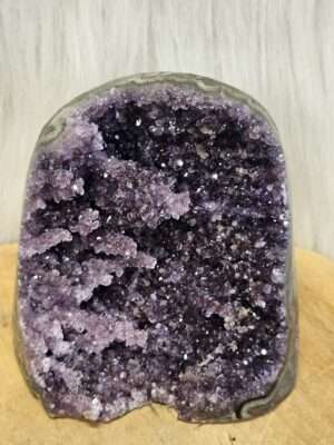 Amethist Uruguay cut base