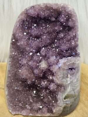 Amethist Uruguay cut base