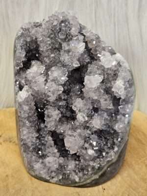 Amethist Uruguay cut base