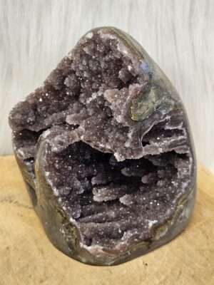 Amethist Uruguay cut base