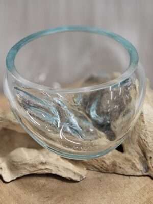 Drijfhout met enkele vaas