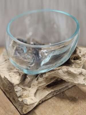 Drijfhout met enkele vaas