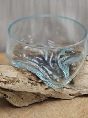 Drijfhout met enkele vaas