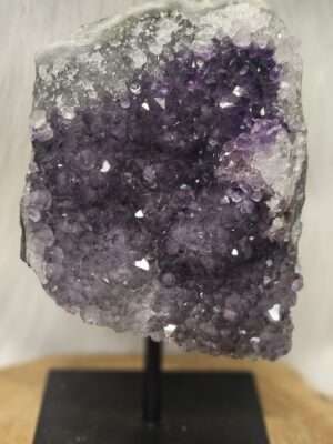 Amethist op standaard